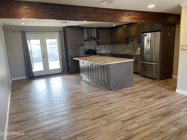 Photo - 3511 E Greenway Ln