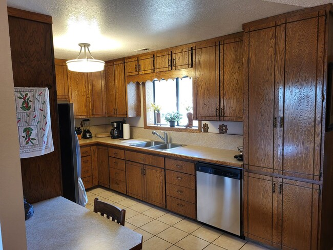 Photo - Short to Mid Term Leases - Fully Furnished Doney Park Home, Flexible lease options!