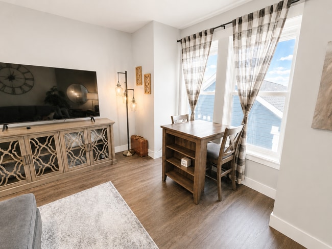 Photo - FURNISHED ONE BED IN ANNAFELD