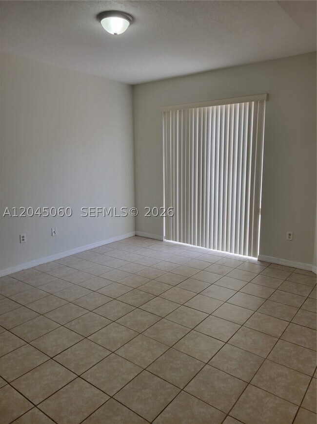 Photo - 618 SW 106th Ave