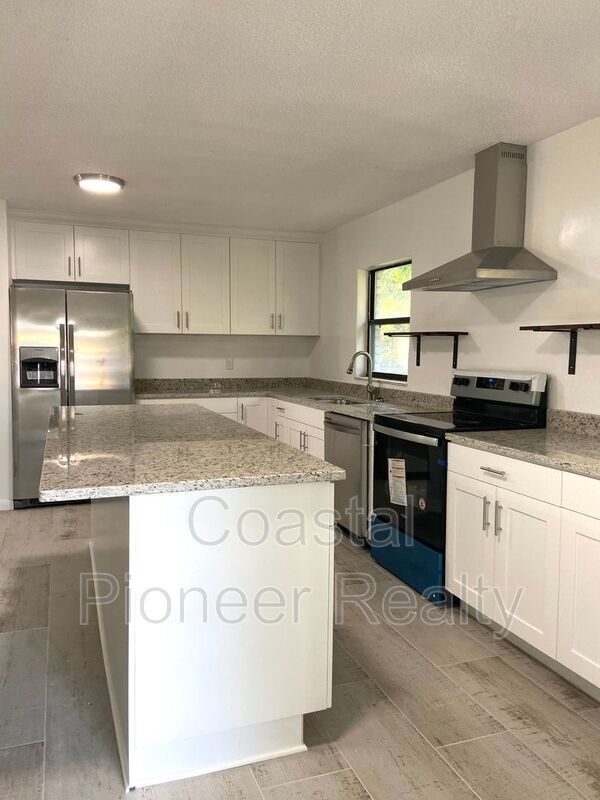 Photo - 1612 E 33rd Ave