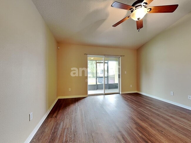 Photo - 915 Branchwood Way