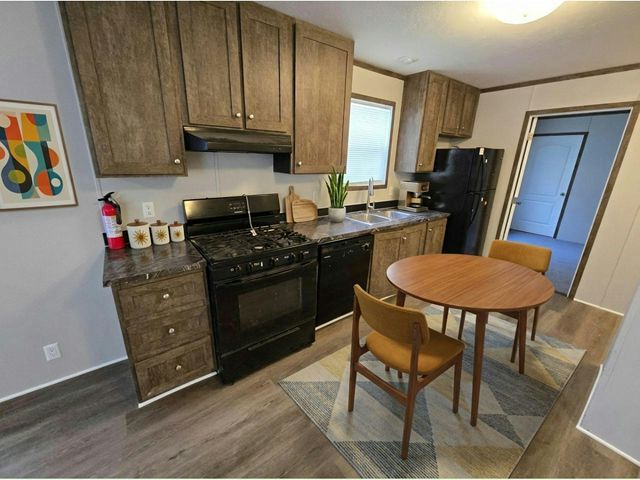 Photo - 110 113th Square NE