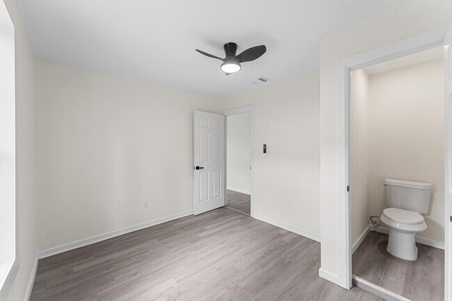 Photo - 4715 Engleford St