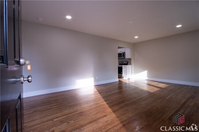 Building Photo - 165 Habersham Dr Rental