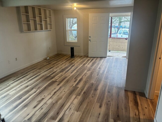 Photo - 148-150 Gregory Dr Unit 148 SE Gregory Drive