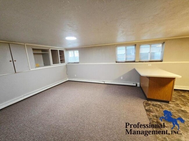 Building Photo - 2 bedroom in Billings MT 59101 Rental