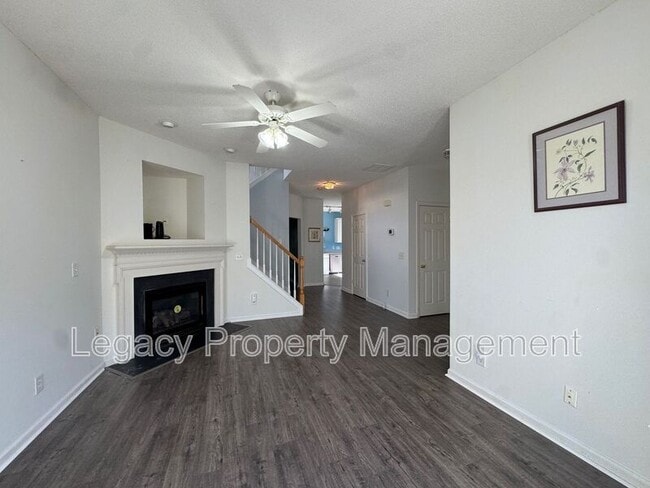 Photo - 1140 Briarwood Dr