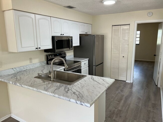 Photo - Annual 3 Bedroom 2 bath Duplex $1,795 a month