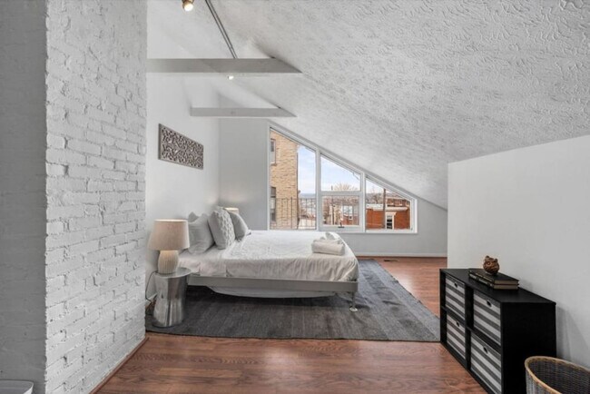 Photo - 962 Pavilion St Unit ID1056128P