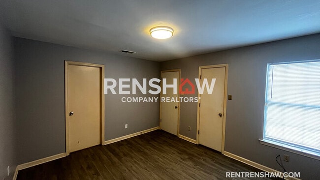 Photo - 2176 Curbertson Cove