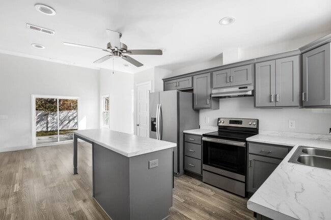 Photo - 100 Billy Robb St