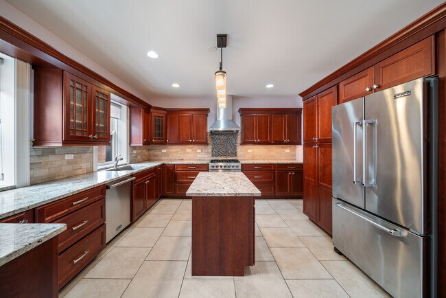 Photo - 721 Foster St Unit 3W