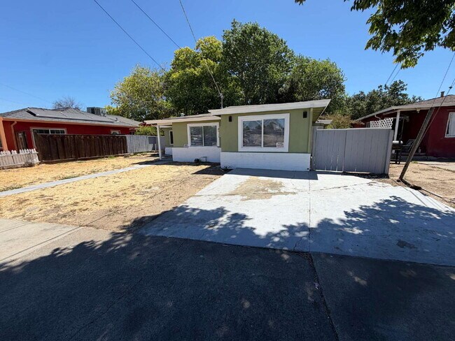 Photo - "Charming 4-Bedroom Home with 2 Baths in Pittsburg – Spacious 1459 Sq Ft Gem!"