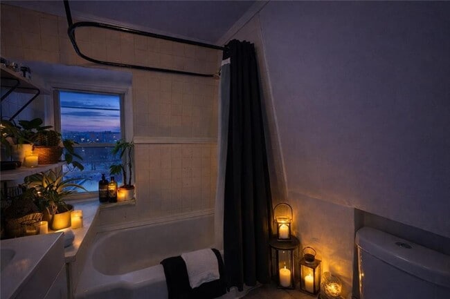 Photo - 212-212 N Main St Unit 3