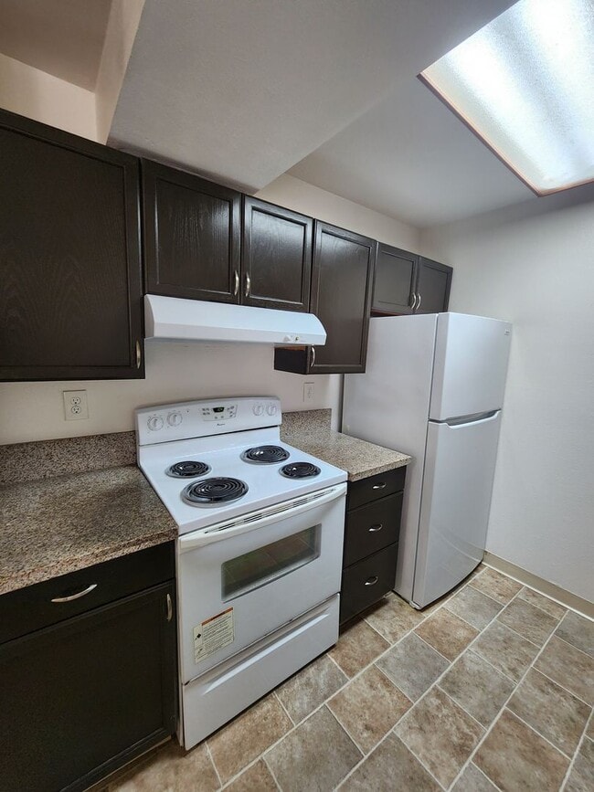 Photo - Gorgeous and Comfortable - Dual Master Suites - 2BD/2BA - East Mission Valley Unit 202