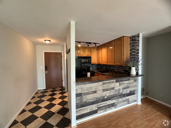 Building Photo - 5820 Oakwood Dr Rental