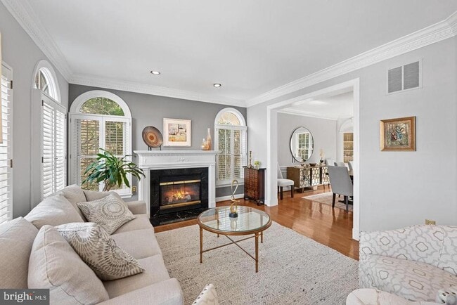 Photo - 5120 Warren Pl NW