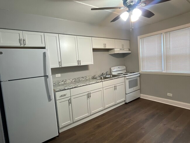 Building Photo - 14513 S Richmond Ave Unit 1