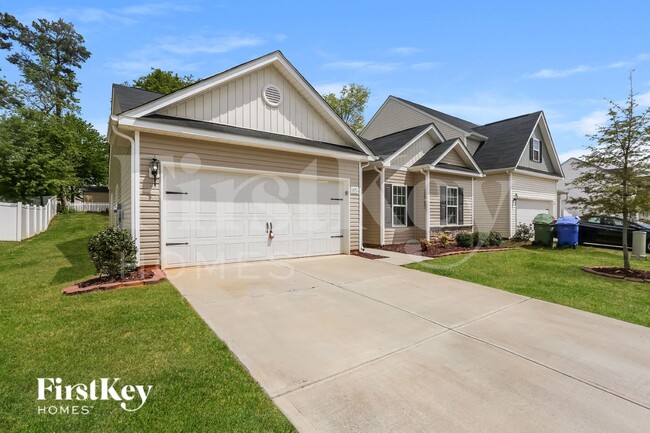 1373 Waylon Ave