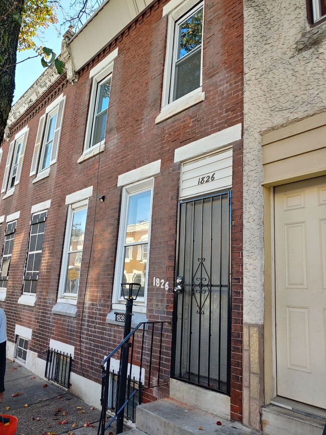 Building Photo - Cute 3 bedroom in 19134