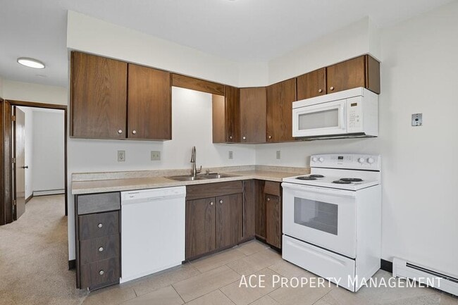 Building Photo - 725 Dakota Dr Unit 301