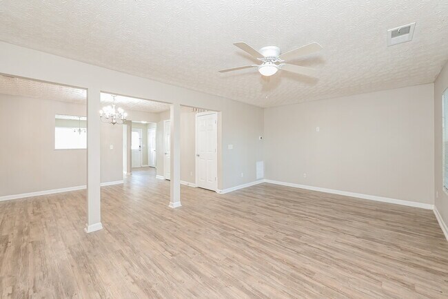 Photo - 3915 Waldrop Ln