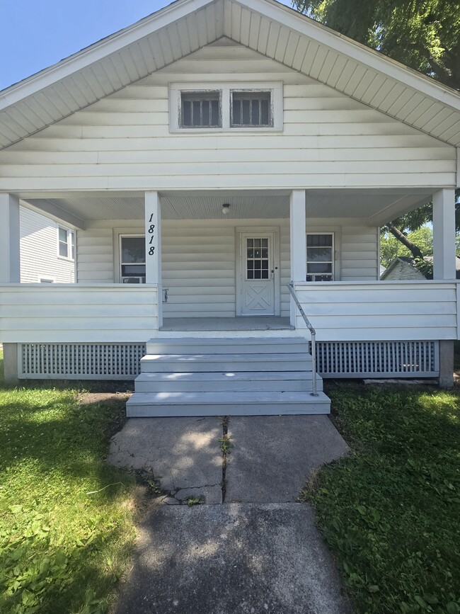 Photo - 1818 Summer St House