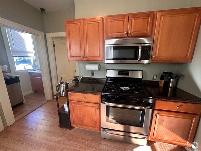 Building Photo - 374 Highland Ave Unit 1 Rental