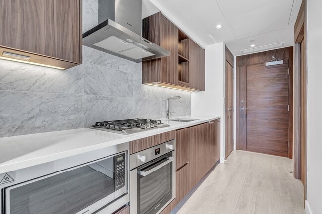 Photo - 2305-4720 Lougheed Highway Unit 2305