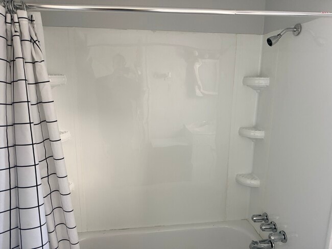 Photo - 675 N 11th St Unit 1f Loft studio