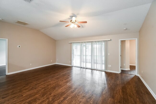 Photo - 2695 Coachman Lakes Dr