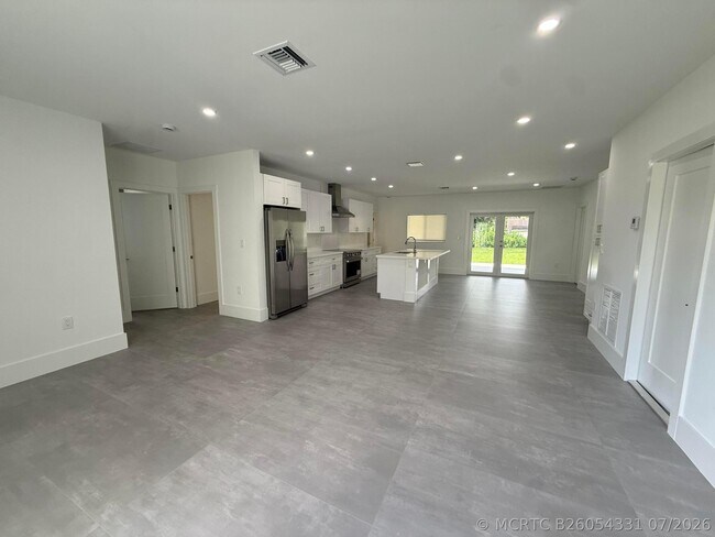 Photo - 13350 61st St N