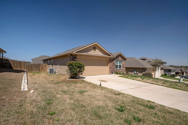 Photo - Relaxing 3 Bedroom, 2 Bath Home Near Hutto...