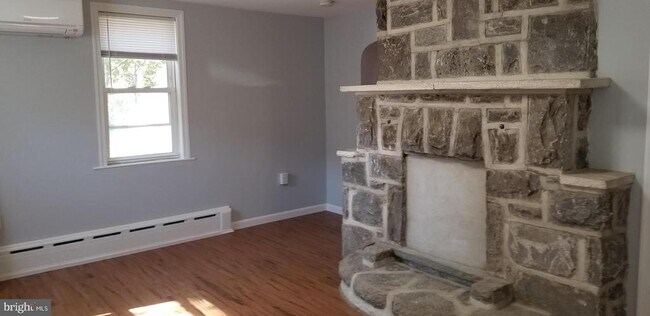 Photo - 473 Freemont St