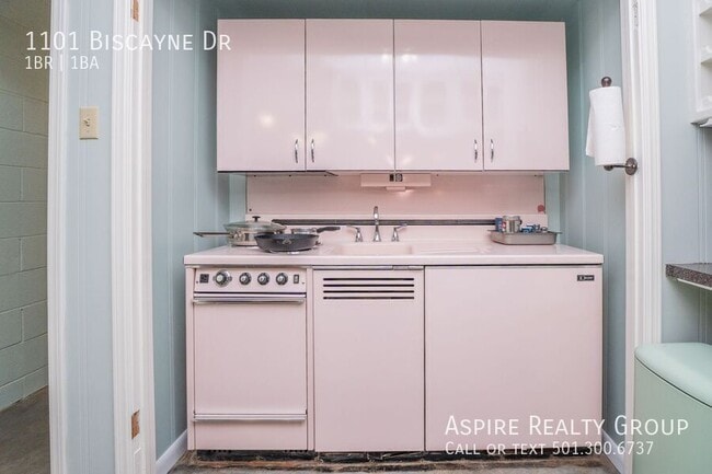 1101 Biscayne Dr