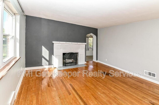 Photo - 5618 Leumas Rd