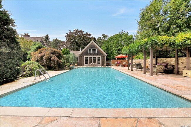 Photo - 185 Wiggins Ln