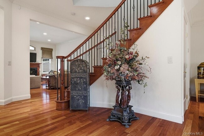 Photo - 702 Equestrian Way