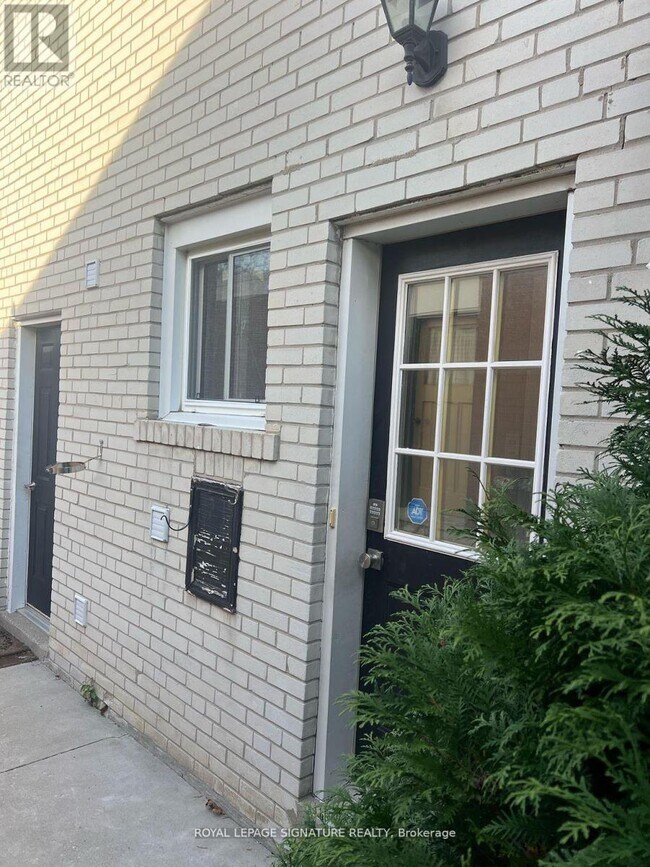 Photo - 1040 Runningbrook Dr