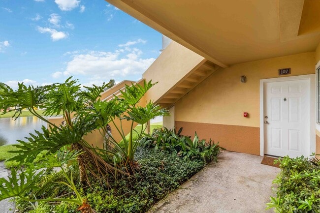 Photo - Spacious 2/2 condo with beautiful water vi...