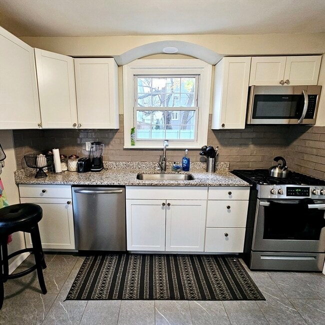 Photo - 184 Canton St