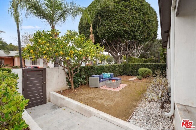 Photo - 1132 Greenacre Ave