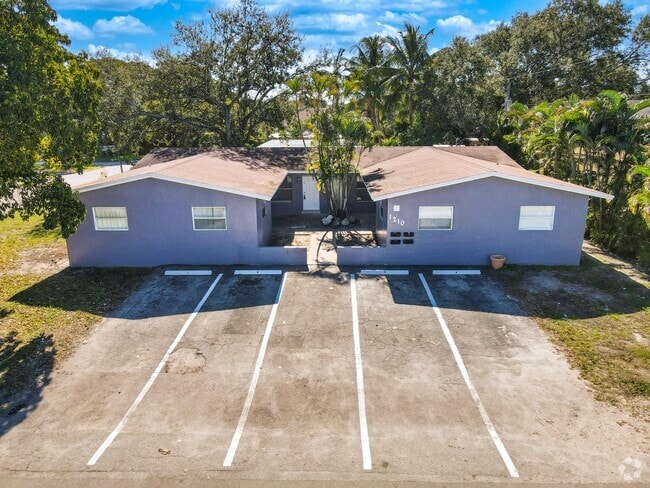 Building Photo - 1210 SW 26th St Rental
