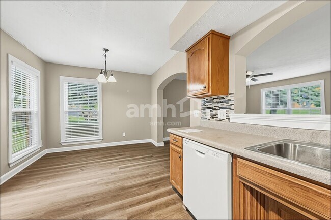 612 Pointe Clear Dr
