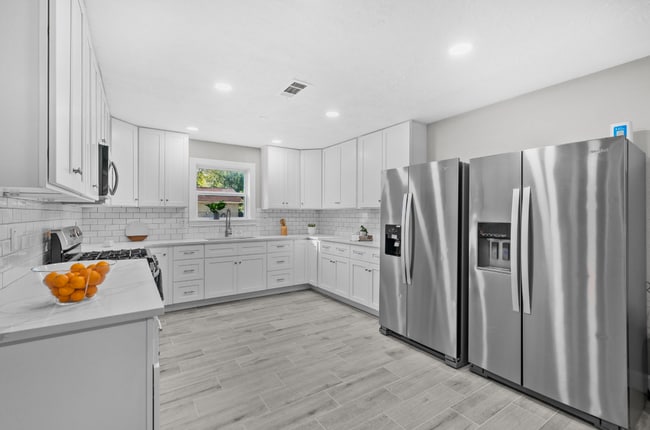 Photo - 8050 Tavenor Ln