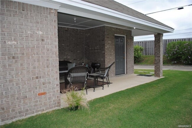 Photo - 1569 Hallwood Ln