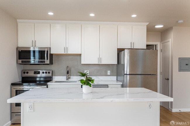 Photo - 646 Corbett Ave