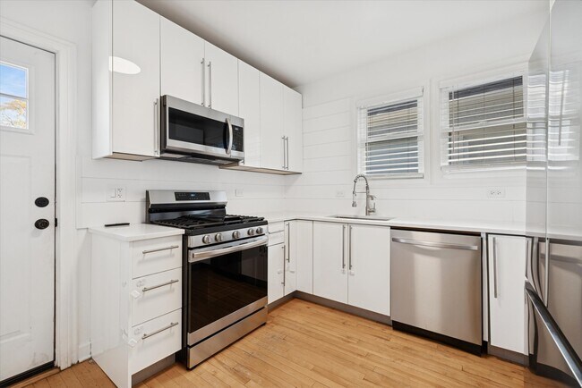 Photo - 3831 N New England Ave