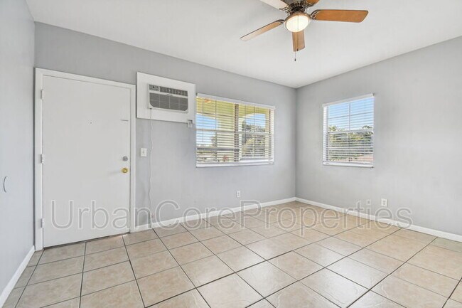 Photo - 321 24th Ave N Unidad #10